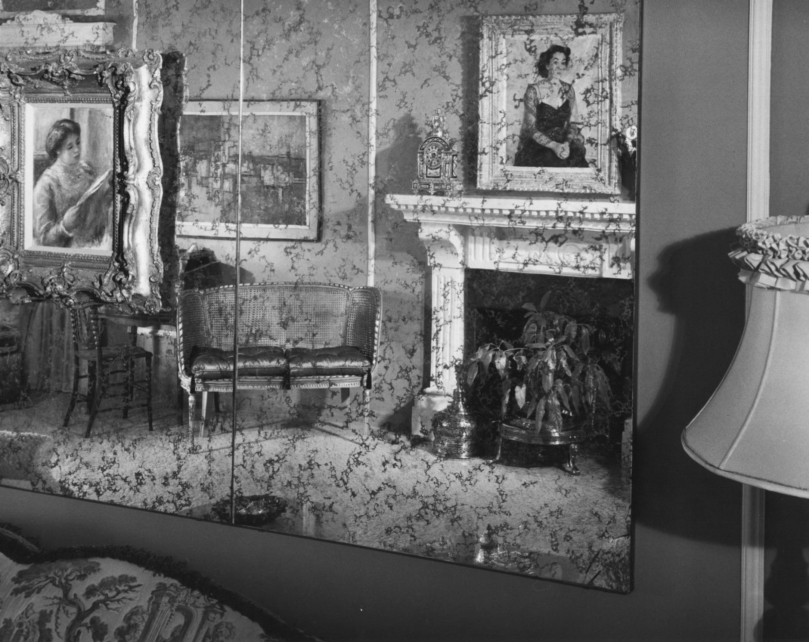 1960 Tucson home photos: A Tudor house filled with art